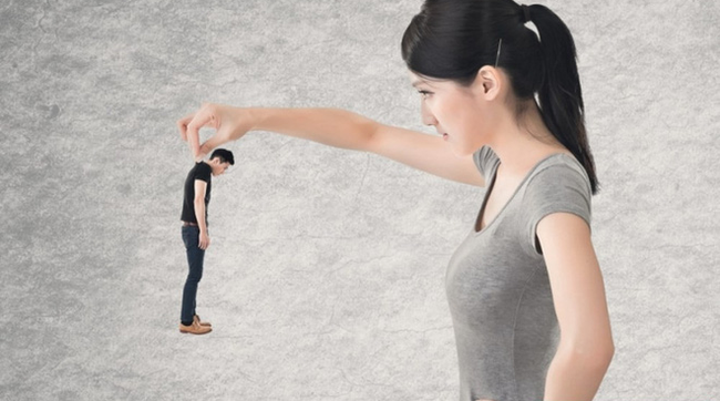 Nghe tin mẹ chồng mất, chị dâu tôi cười lớn rồi nói thẳng một câu khiến cả nhà tôi tức giận đuổi đi-1