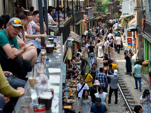 Xin trú mưa, một người đàn ông bất ngờ co giật rồi tử vong-3