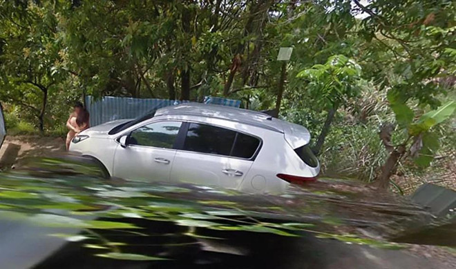 Google Maps chụp được cặp đôi khỏa thân ôm nhau bên đường ở Đài Loan-1