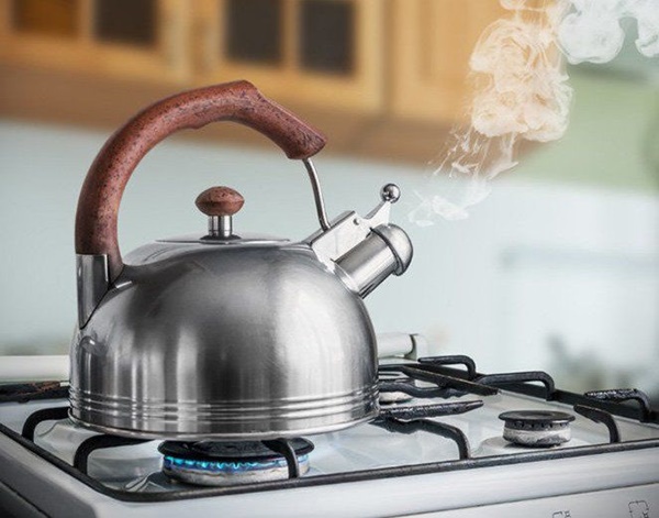 Những sai lầm khi dùng nước đun sôi để nguội biến nó từ tốt trở thành ổ bệnh”-1