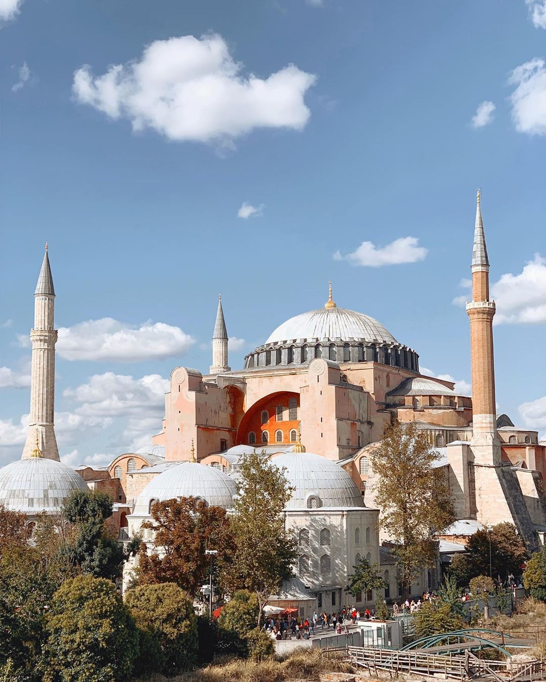 Quang Vinh bao năm bị đồn là thiếu gia Nguyễn Kim: Bỏ hào quang sân khấu để theo đuổi đam mê du lịch với những bức ảnh chất hơn nước cất-10