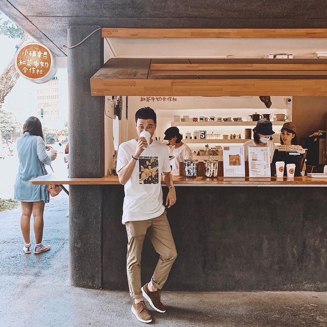 Quang Vinh bao năm bị đồn là thiếu gia Nguyễn Kim: Bỏ hào quang sân khấu để theo đuổi đam mê du lịch với những bức ảnh chất hơn nước cất-23