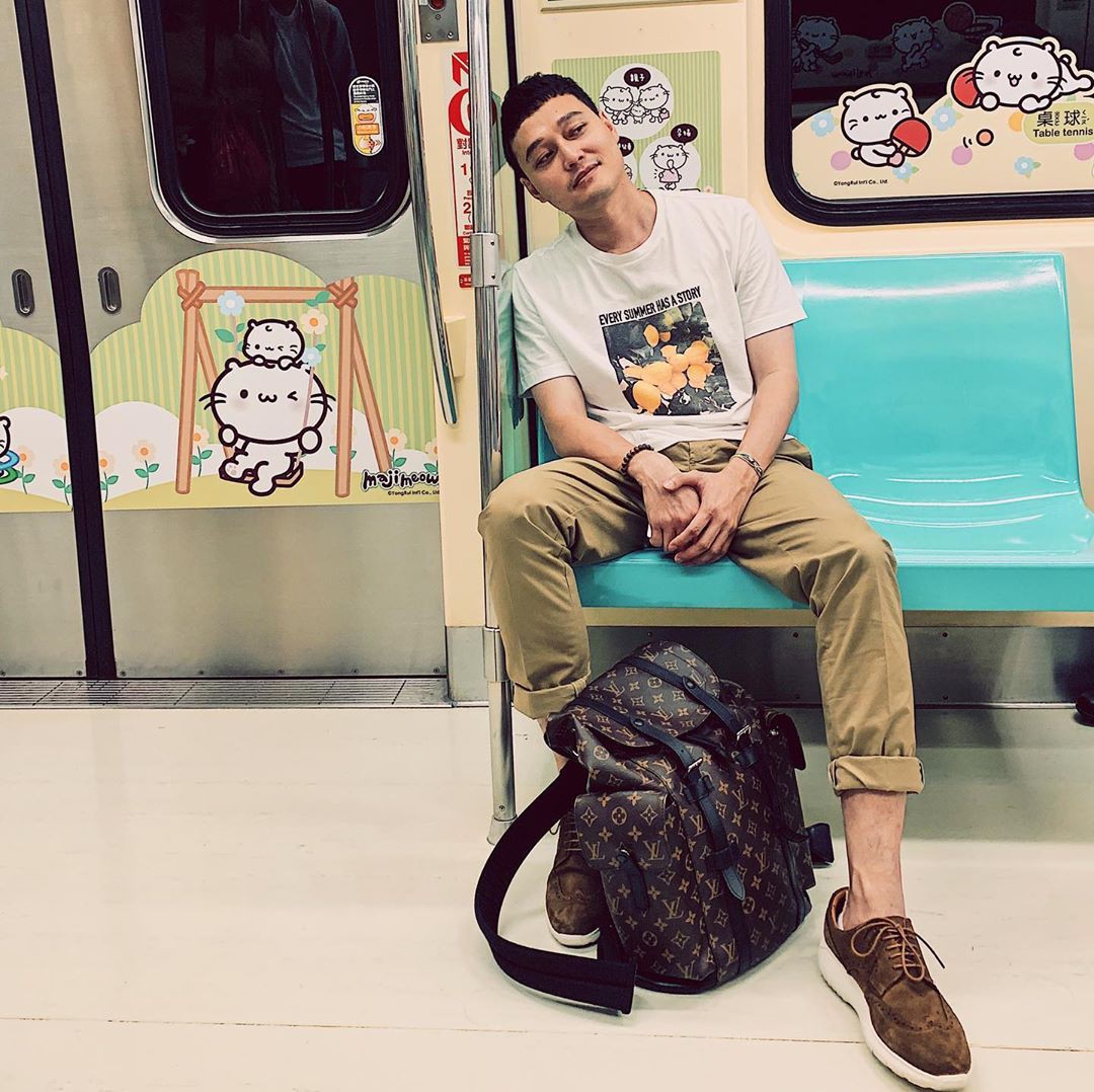 Quang Vinh bao năm bị đồn là thiếu gia Nguyễn Kim: Bỏ hào quang sân khấu để theo đuổi đam mê du lịch với những bức ảnh chất hơn nước cất-29