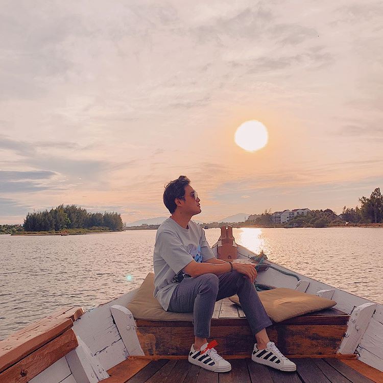 Quang Vinh bao năm bị đồn là thiếu gia Nguyễn Kim: Bỏ hào quang sân khấu để theo đuổi đam mê du lịch với những bức ảnh chất hơn nước cất-34