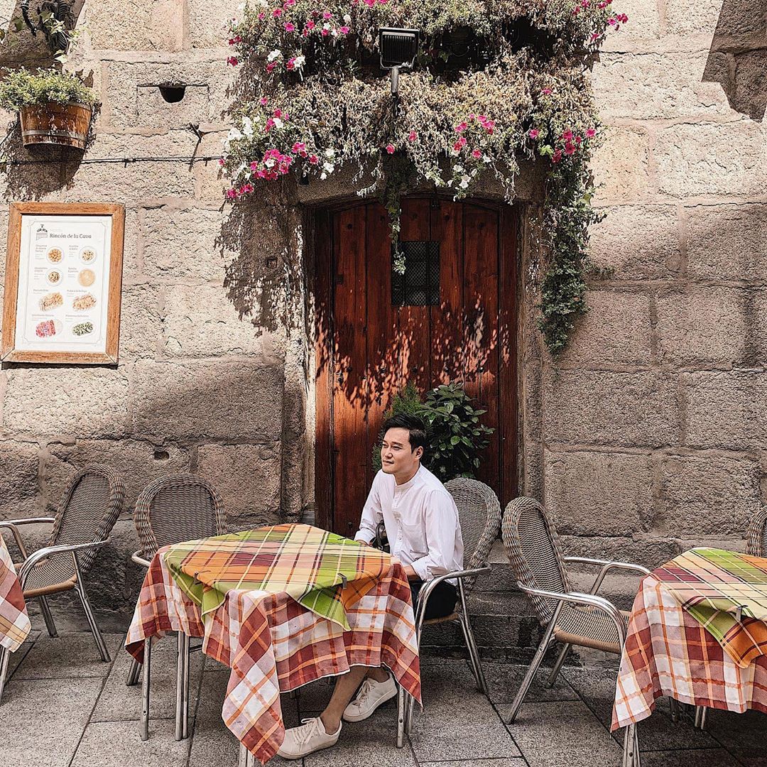 Quang Vinh bao năm bị đồn là thiếu gia Nguyễn Kim: Bỏ hào quang sân khấu để theo đuổi đam mê du lịch với những bức ảnh chất hơn nước cất-40