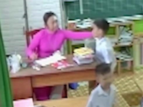 Cô giáo liên tục bạt tai học sinh lớp 2 tại TP.HCM có thể bị xử lý về tội Cố ý gây thương tích