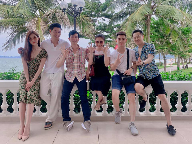 Hậu trường vui như hội của Hoa Hồng Trên Ngực Trái: Bạn thân hí hửng nhìn Khuê ẵm nửa tỷ, Thái buồn như mất sổ gạo!-6