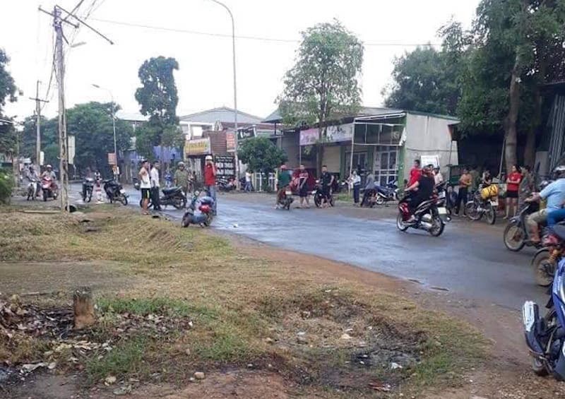 Nóng: Chồng cũ ghen tuông dùng búa đánh chết người tình của vợ ngay giữa đường-1