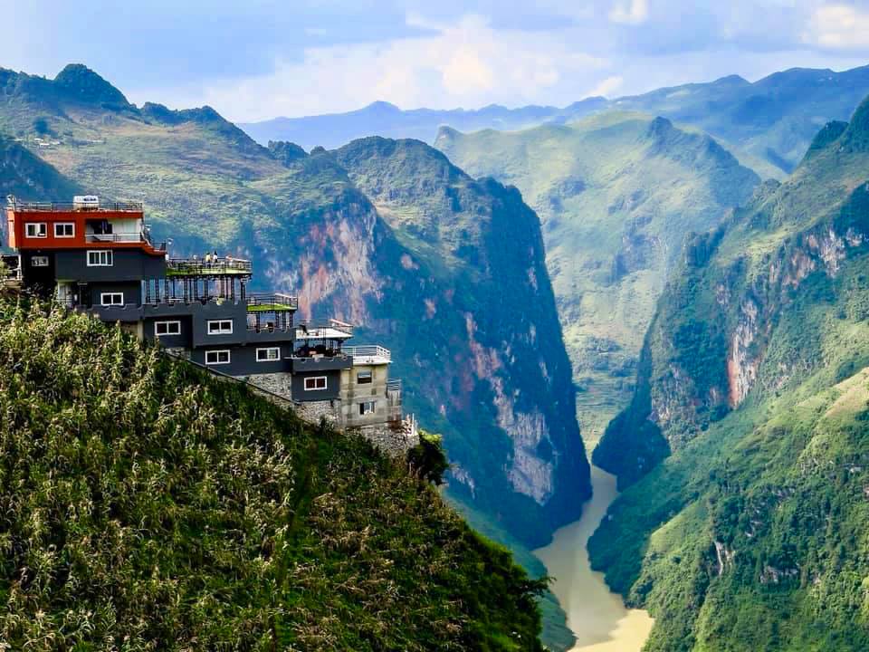 Nữ chủ nhân tòa nhà 7 tầng xây trái phép trên đèo Mã Pí Lèng là ai?-2