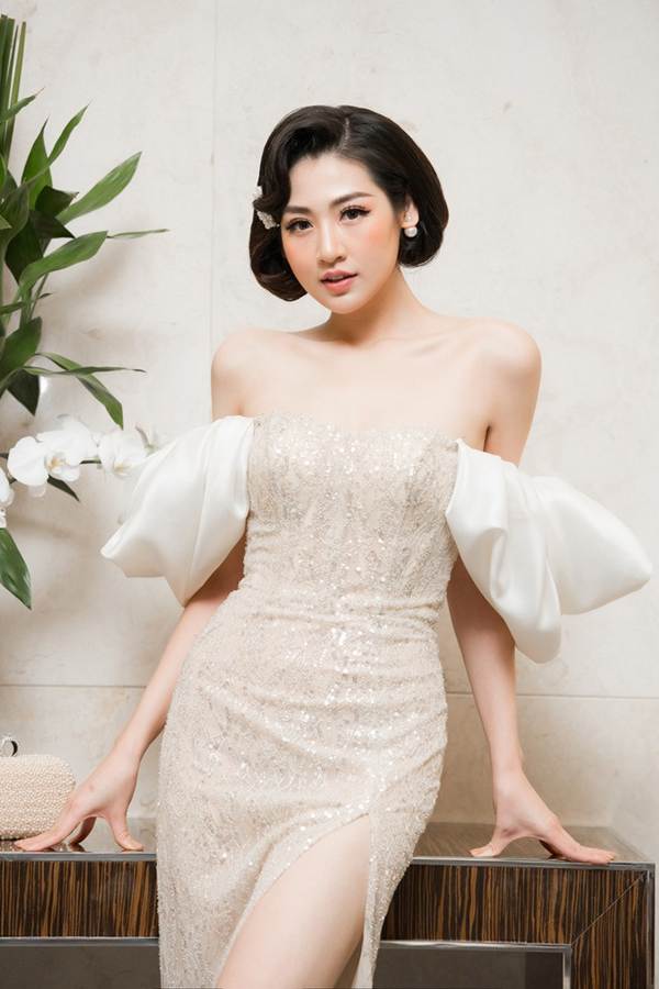 Á hậu Tú Anh diện váy trễ vai gợi cảm đốn tim fan-5