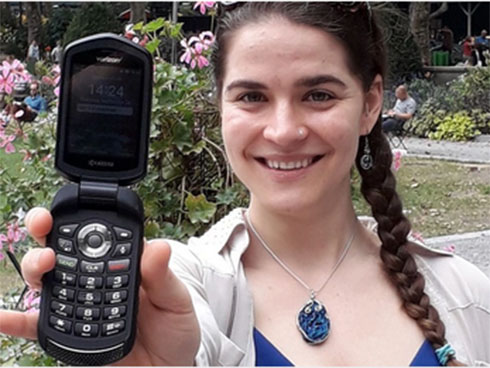 Cha đẻ Android khoe smartphone màn hình siêu dài sắp ra mắt-3