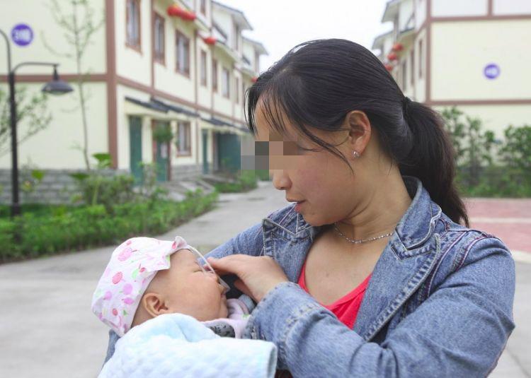 Xin chồng về Tết thăm ông ngoại gần đất xa trời, vợ trẻ sững sờ trước lời đáp lại-1