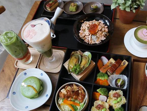 Đoạn hội thoại giữa người phụ nữ và cậu bé bên quầy điện thoại khiến dân mạng rơi nước mắt-5