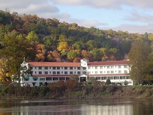 Chú rể lột đồ và sàm sỡ phù dâu trước 2 ngày làm đám cưới, cô dâu sốc nặng khi biết chuyện nhưng lại hành động không ngờ-2