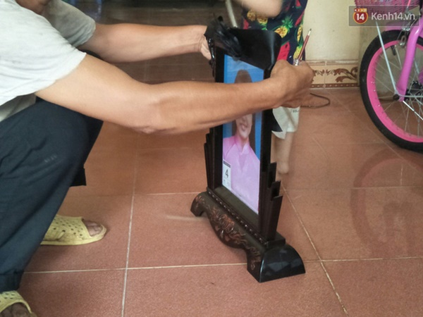 Chồng đau đớn khi vợ tử vong bất thường trên đường đi dạy về: Nhiều khả năng vợ tôi bị cướp chứ không phải tự ngã”-2