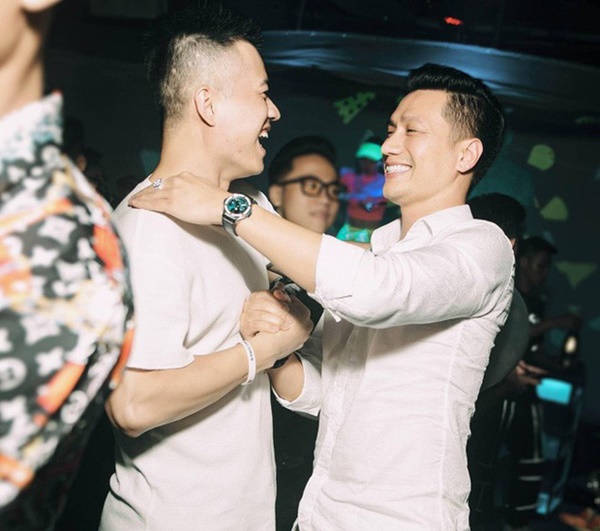 Tranh cãi nhan sắc Việt Anh trong ảnh tự đăng và được tag: Netizen đang mừng bỗng ngã ngửa vì nhan sắc thật!-4