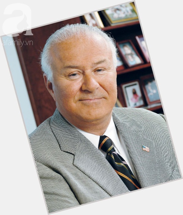 Làm mẹ đơn thân ở tuổi 17 nhưng nhờ mối nhân duyên định mệnh mà người phụ nữ bản lĩnh vươn lên hàng tỷ phú, làm cố vấn kinh tế cho Tổng thống Mỹ-4