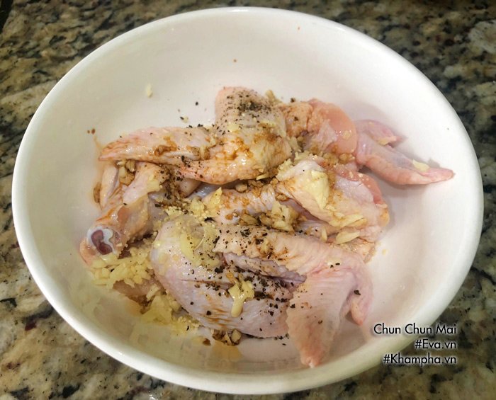 Cánh gà om nước dừa thơm nức mũi, không chỉ ông xã mà cả nhà cũng thích mê-3