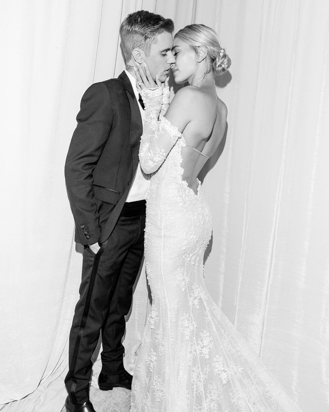 Mãn nhãn trước bộ váy cưới đẹp lộng lẫy cùng nhẫn kim cương siêu khủng của vợ Justin Bieber - Hailey Baldwin-4
