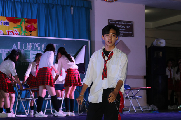 Nam sinh lớp 12 ở Bình Định được hội Ngắm trai đẹp khen hết lời, soi profile càng ngưỡng mộ vì là dân Chuyên Anh-5