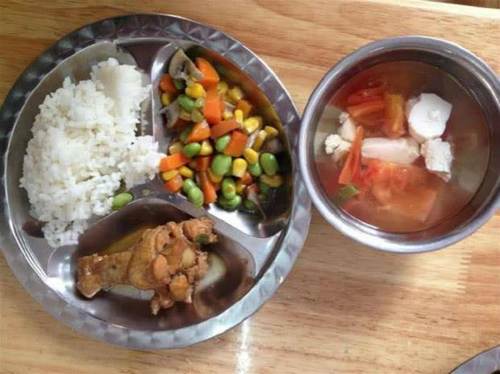 Con 4 tuổi đi mẫu giáo nửa tháng sụt 3kg, mẹ đòi kiện thì bị cô nói cho muối mặt”-1