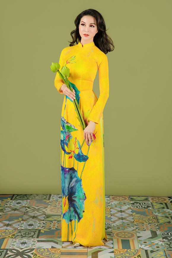 MC Thanh Mai khoe nhan sắc không tuổi với áo dài hoa sen-4