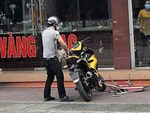 Gã thanh niên nổ súng cướp tiệm vàng ở Quảng Ninh sớm bị công an tìm ra danh tính vì đánh rơi điện thoại tại hiện trường-4