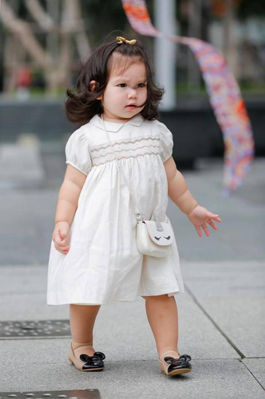 Dạo phố cùng mẹ siêu mẫu, con gái Hà Anh gây thương nhớ với vẻ ngoài đáng yêu-7