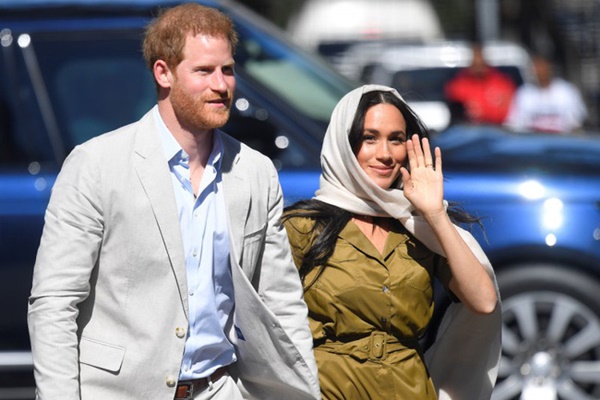 Nữ hoàng Anh bày tỏ thái độ không hài lòng với vụ kiện thiếu khôn ngoan của vợ chồng Meghan Markle-1