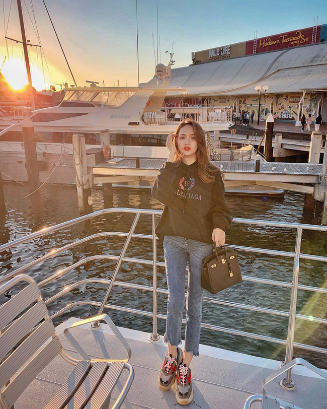 Học ngay 11 set đồ của Hoa hậu Hương Giang cách mix quần jeans từ đơn giản đến cá tính-8