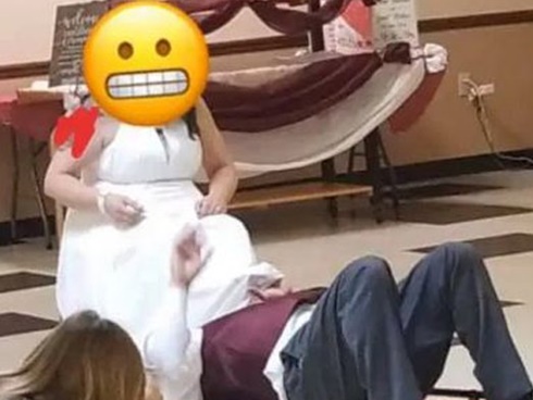 Mặc váy ngắn cũn lái moto phăng phăng, thiếu nữ lộ hoàn toàn nội y khiến dân tình nóng mắt-3