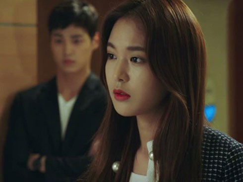 Confession của cô nàng có tài thám tử siêu đỉnh, một mình điều tra Tuesday của bạn trai ngoắt ngoéo, lôi cuốn không kém gì phim hành động