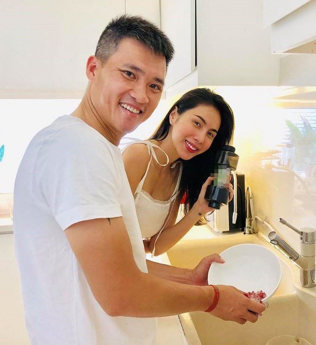 Giữa ồn ào ly hôn của các cặp showbiz, vợ chồng Công Vinh - Thủy Tiên lại cà khịa nhau kiểu này cơ chứ-3