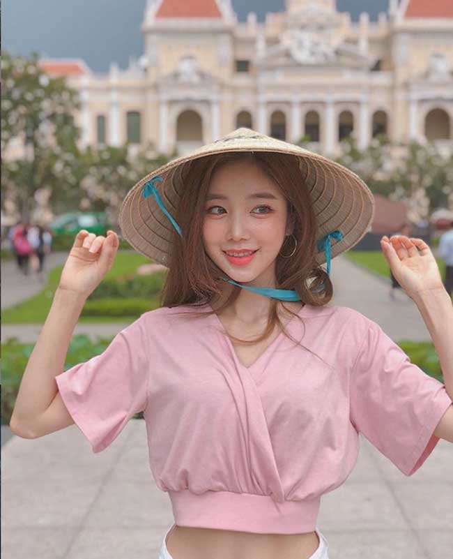 Body hot như quả bom di động của 3 DJ Hàn từng gây ồn ào khi tới Việt Nam-14