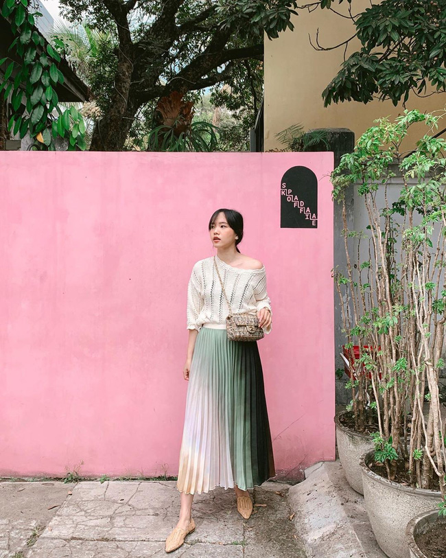 Chân váy xếp li vẫn hot điên đảo và bạn nên ghim” 12 ý tưởng diện item này cho sành điệu bằng chị bằng em-11