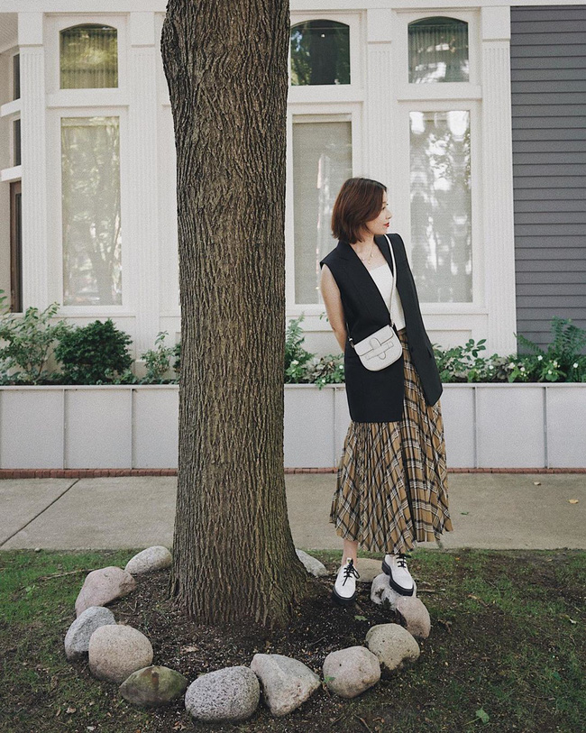 Chân váy xếp li vẫn hot điên đảo và bạn nên ghim” 12 ý tưởng diện item này cho sành điệu bằng chị bằng em-12