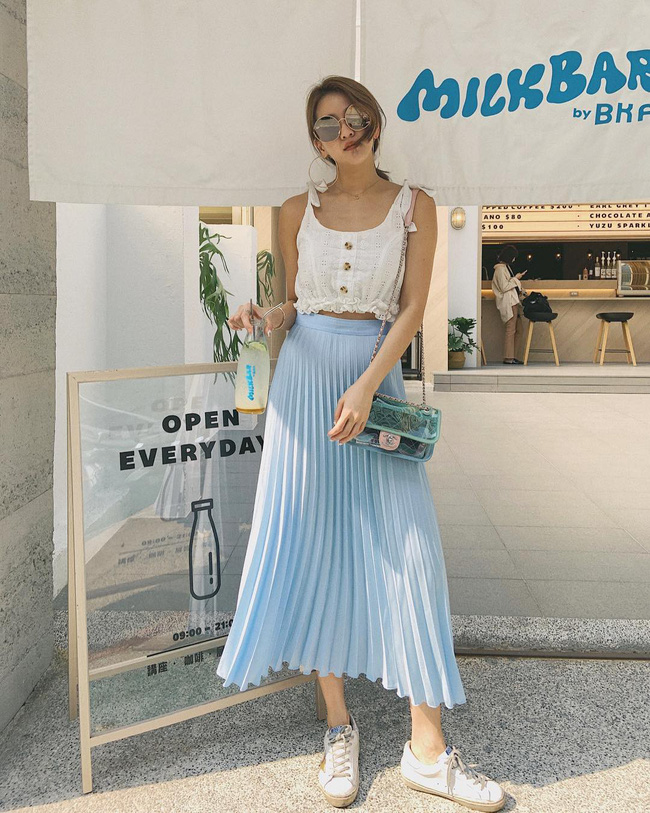 Chân váy xếp li vẫn hot điên đảo và bạn nên ghim” 12 ý tưởng diện item này cho sành điệu bằng chị bằng em-5