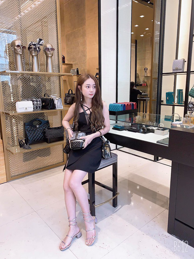 Tò mò về thân thế và chuyện tình cảm của rich kid Việt gây xôn xao mạng xã hội với màn shopping phẩy tay một lần hết 2,3 tỷ ở trời Tây-7