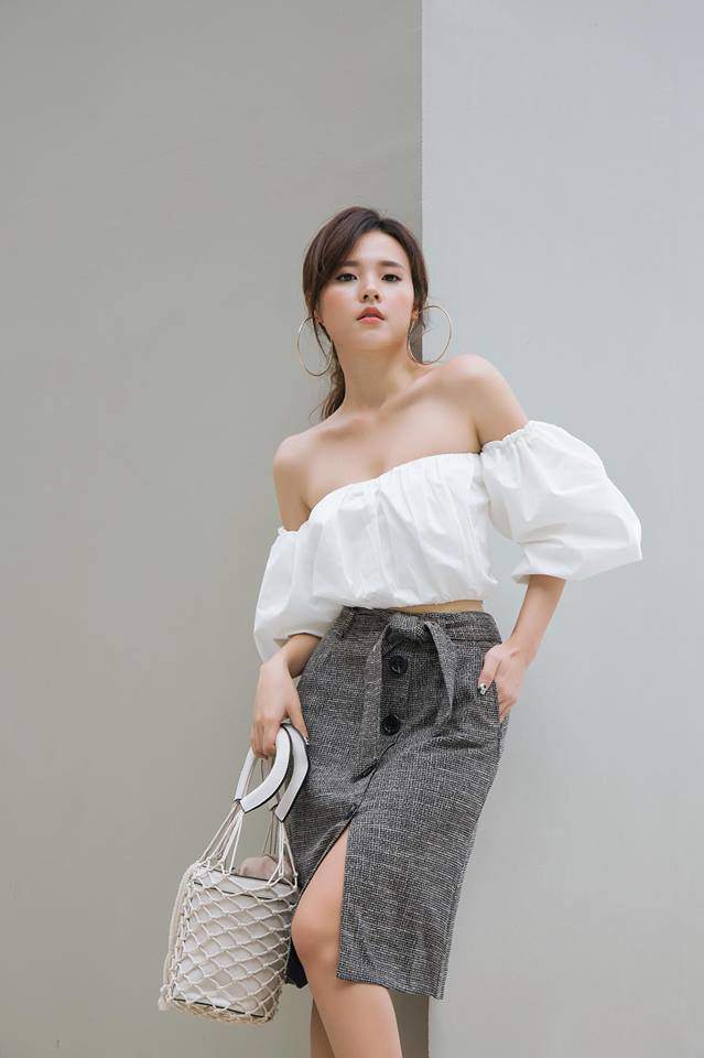 Không cần ngồn ngộn hở hang, mỹ nhân ngực lép của showbiz Việt vẫn quyến rũ với phong cách riêng-6