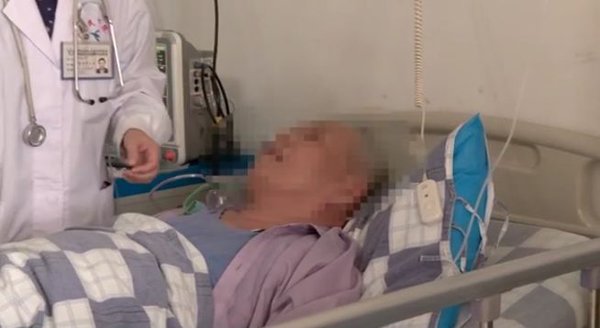 Nấu ăn nhưng quên làm một việc, người đàn ông khiến cả gia đình nhập viện-1