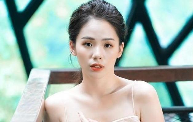 Từ tung tin nhắn nhạy cảm với Erik đến ồn ào tố Đức Phúc vô ơn: Cô gái cover Hương Ly mới debut đã đầy phốt”-2