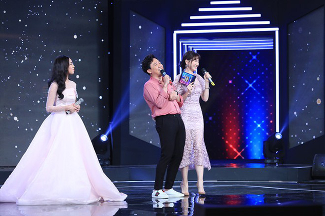 Từ tung tin nhắn nhạy cảm với Erik đến ồn ào tố Đức Phúc vô ơn: Cô gái cover Hương Ly mới debut đã đầy phốt”-8