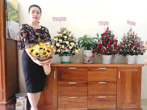 Hé lộ bất ngờ về nữ trưởng phòng mạo danh bị treo bằng thạc sĩ-1