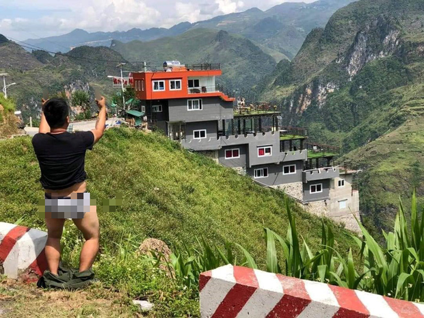 Đua nhau cởi truồng thể hiện quan điểm, mượn khu vực nóng để làm lố: Cứ nghĩ nổi tiếng thế là hay?-3