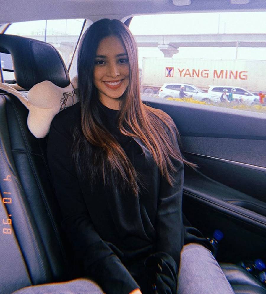 Hoàng Thuỳ mặc váy quây khoe vòng 1 trễ nải gợi cảm-7