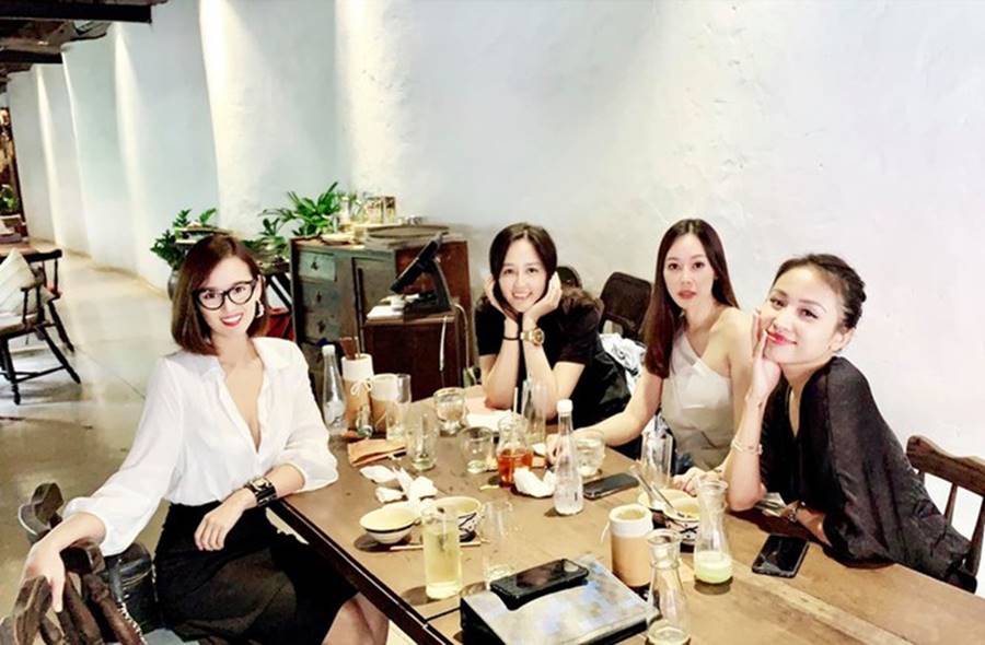 Hoàng Thuỳ mặc váy quây khoe vòng 1 trễ nải gợi cảm-8