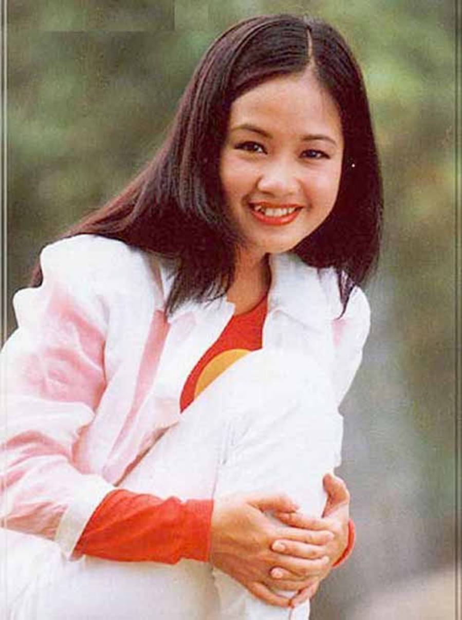 Những hình ảnh thanh xuân răng khểnh của diva Hồng Nhung-9