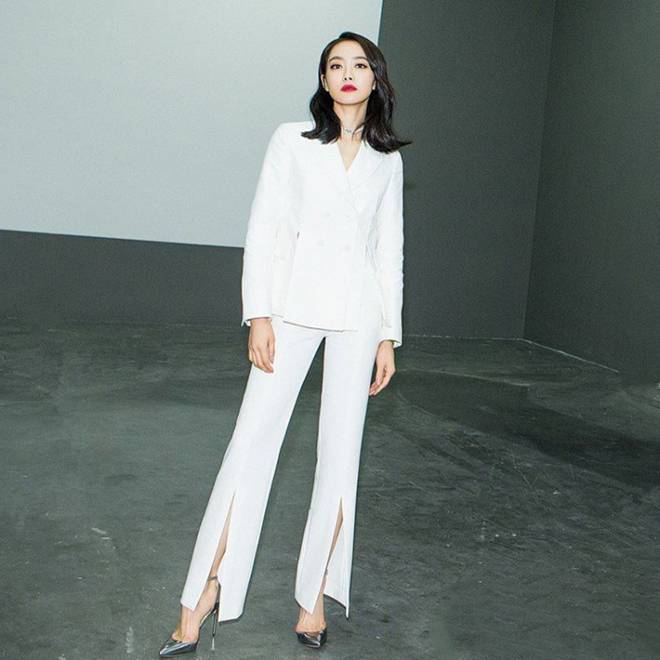 Mặc skinny jeans bị chê gầy nhom, Tăng Thanh Hà đổi ngay quần xẻ tà liền quyến rũ hơn hẳn-12