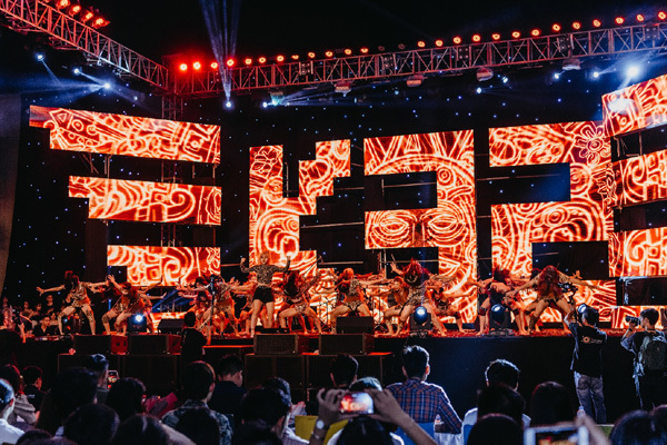 Màn chào đón tân sinh viên ấn tượng của ĐH Thăng Long-5