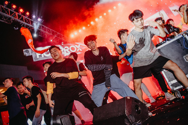 Màn chào đón tân sinh viên ấn tượng của ĐH Thăng Long-9